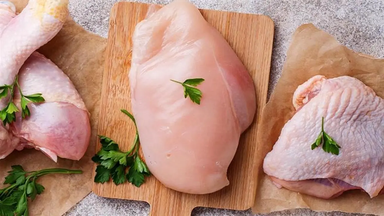 خلطة تتبيل الدجاج تسرّع التسوية وتمنح اللحم طراوة ونكهة مميزة